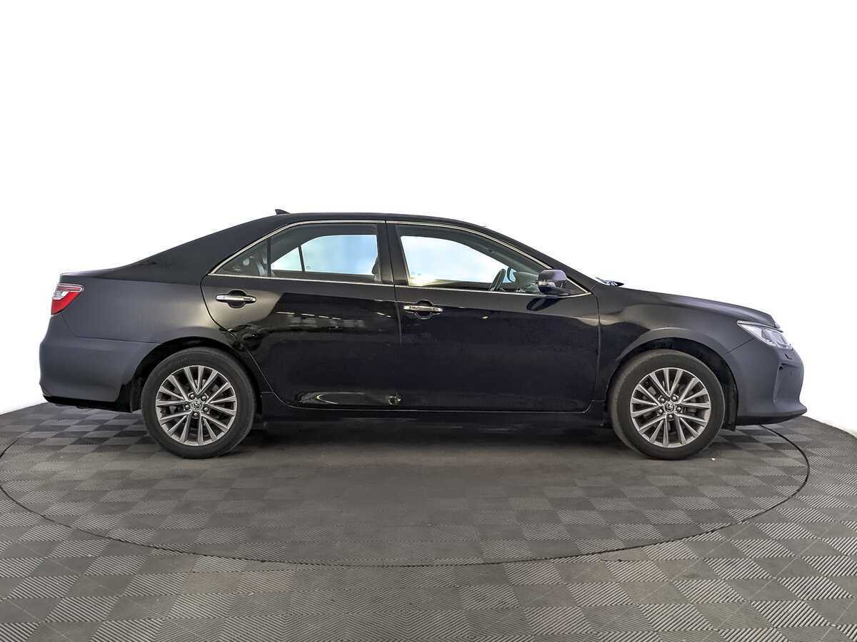 Toyota Camry с пробегом — 2017 год. Фото: #3