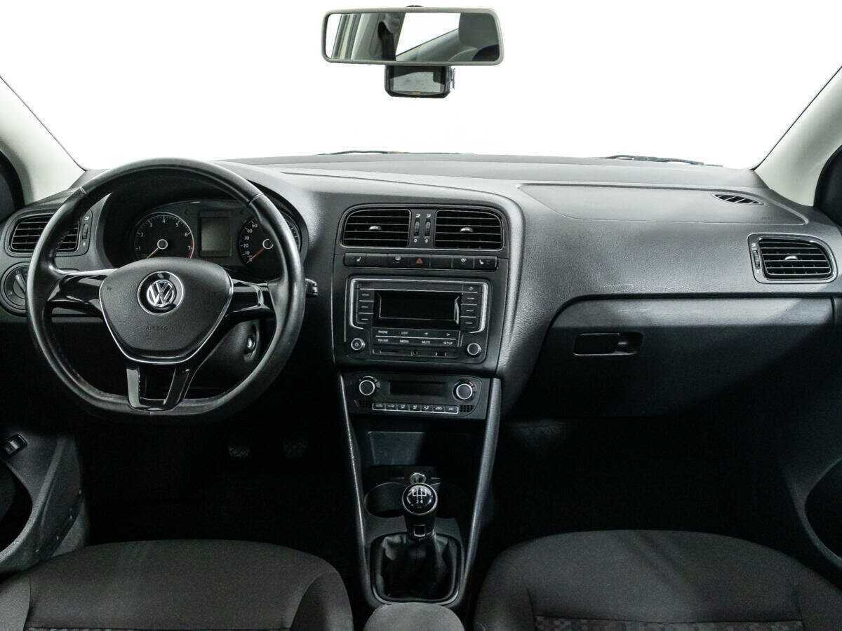 Volkswagen Polo с пробегом — 2016 год. Фото: #11