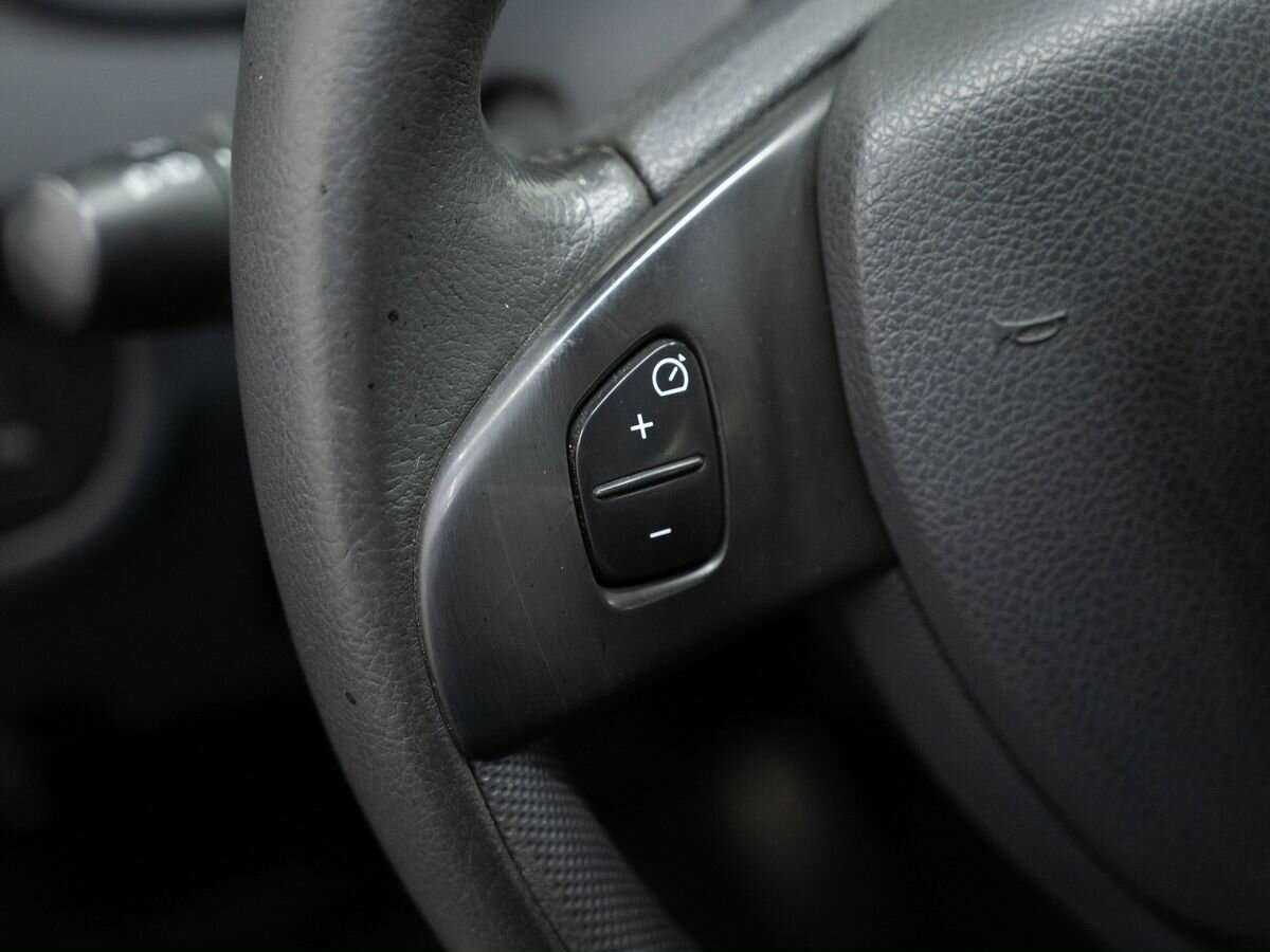 Renault Sandero с пробегом — 2015 год. Фото: #17