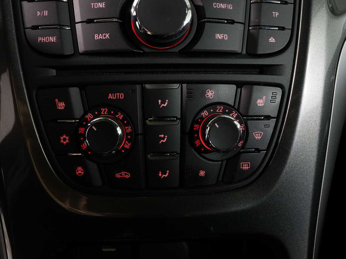 Opel Astra с пробегом — 2014 год. Фото: #16