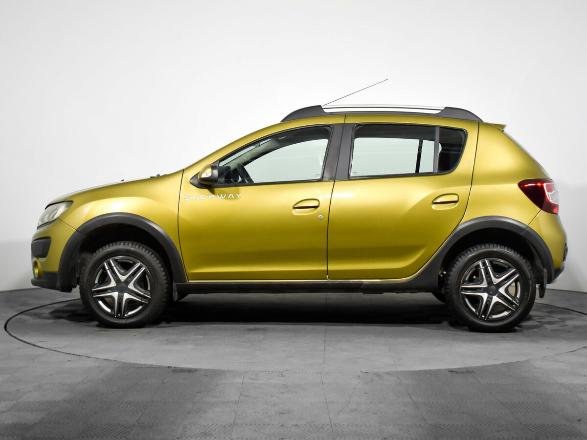 Renault Sandero с пробегом — 2017 год. Фото: #7