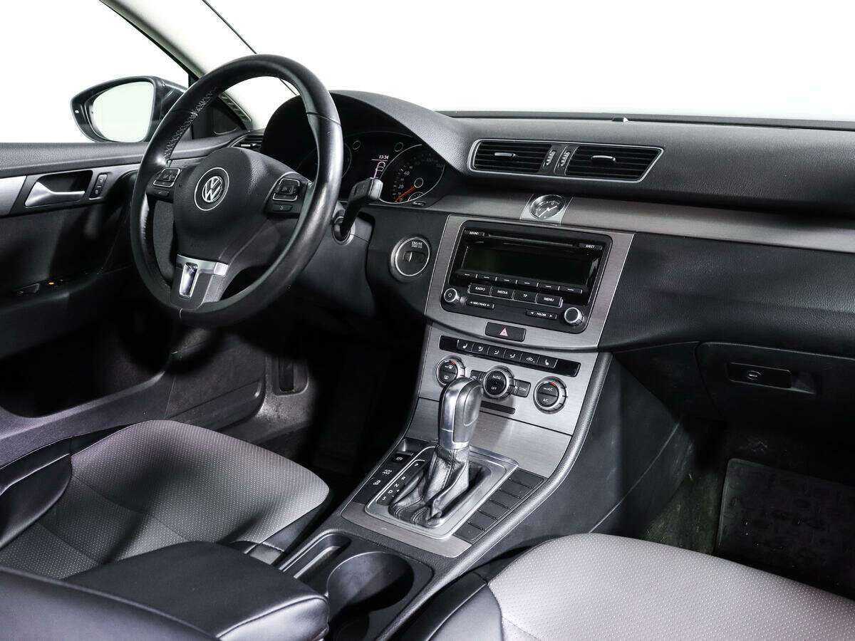 Volkswagen Passat с пробегом — 2014 год. Фото: #6