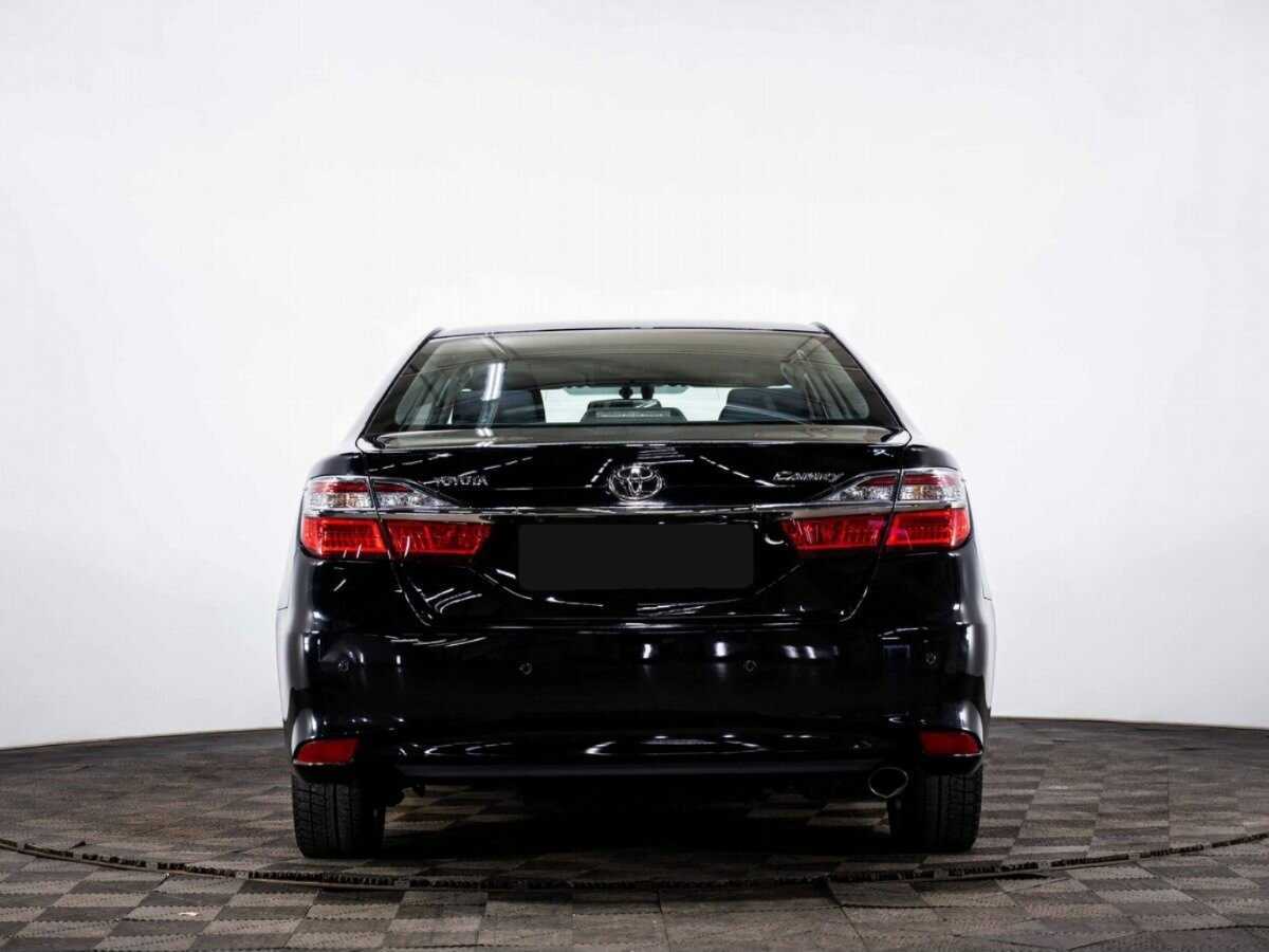 Toyota Camry с пробегом — 2016 год. Фото: #4