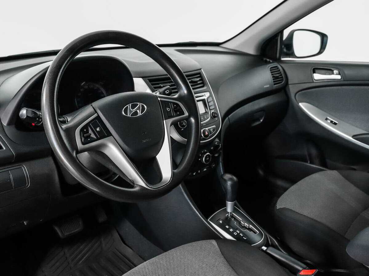 Hyundai Solaris с пробегом — 2014 год. Фото: #8