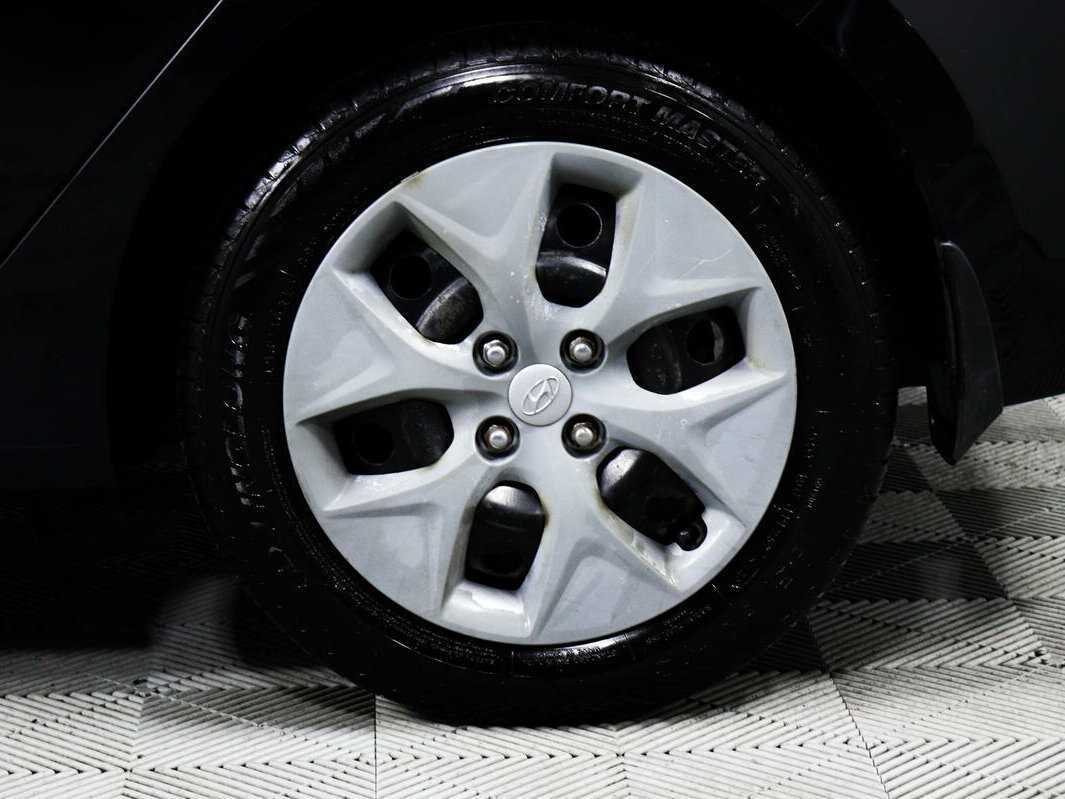 Hyundai Solaris с пробегом — 2015 год. Фото: #13