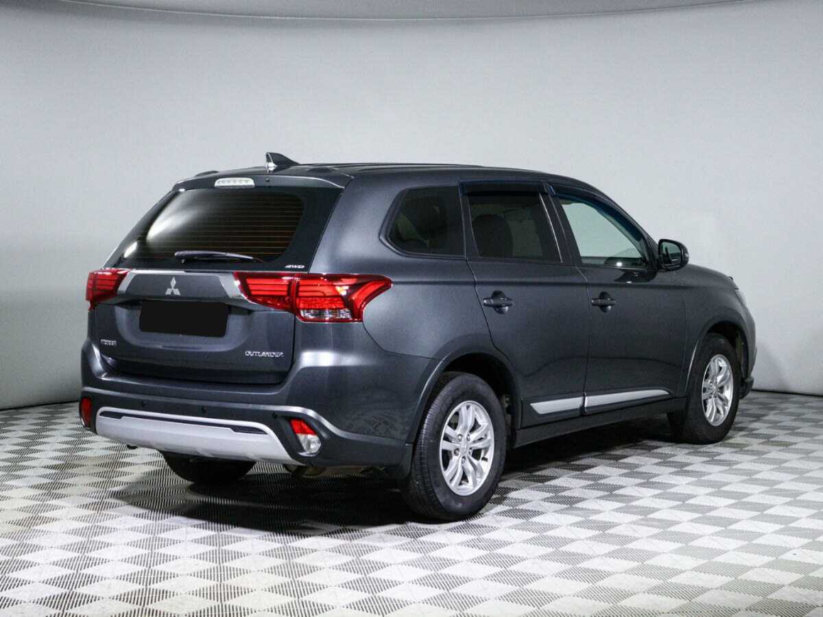 Mitsubishi Outlander с пробегом — 2018 год. Фото: #3