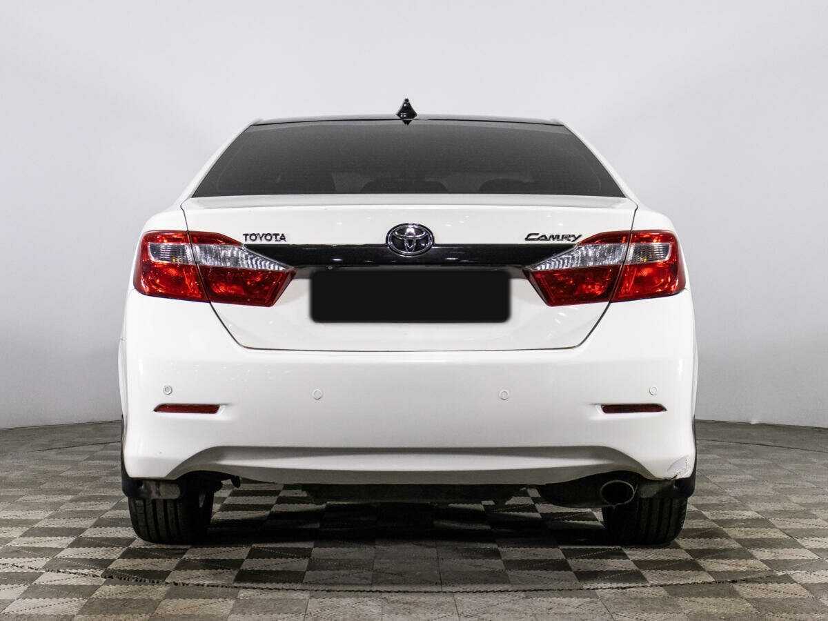 Toyota Camry с пробегом — 2012 год. Фото: #6