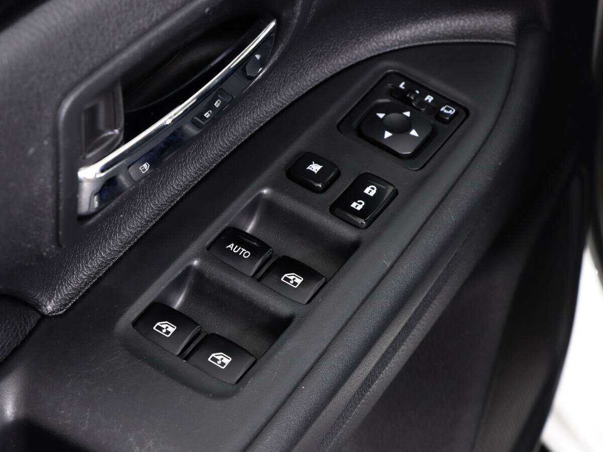 Mitsubishi Outlander с пробегом — 2017 год. Фото: #9