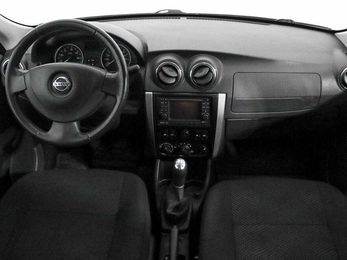 Nissan Almera с пробегом — 2015 год. Фото: #9