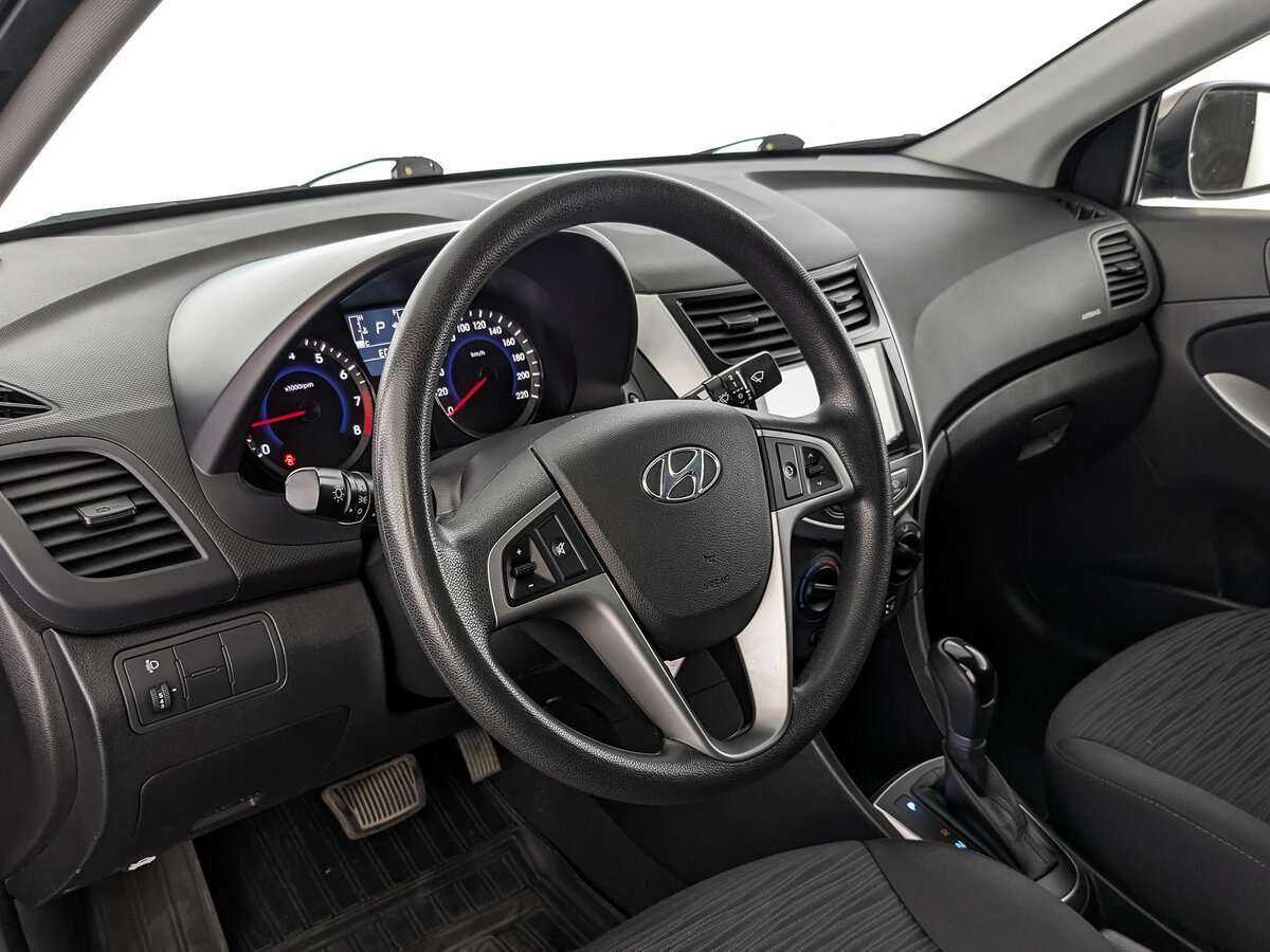 Hyundai Solaris с пробегом — 2016 год. Фото: #9