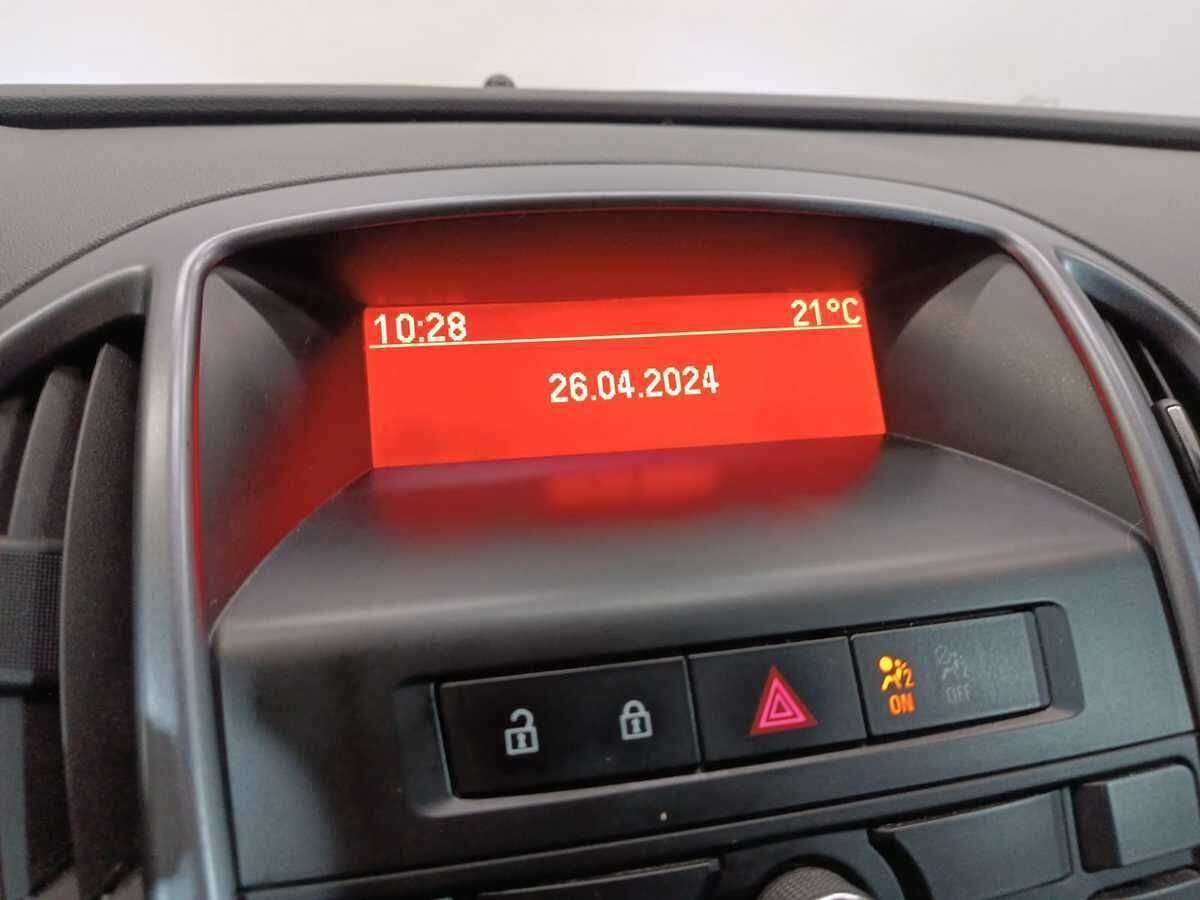 Opel Astra с пробегом — 2013 год. Фото: #14