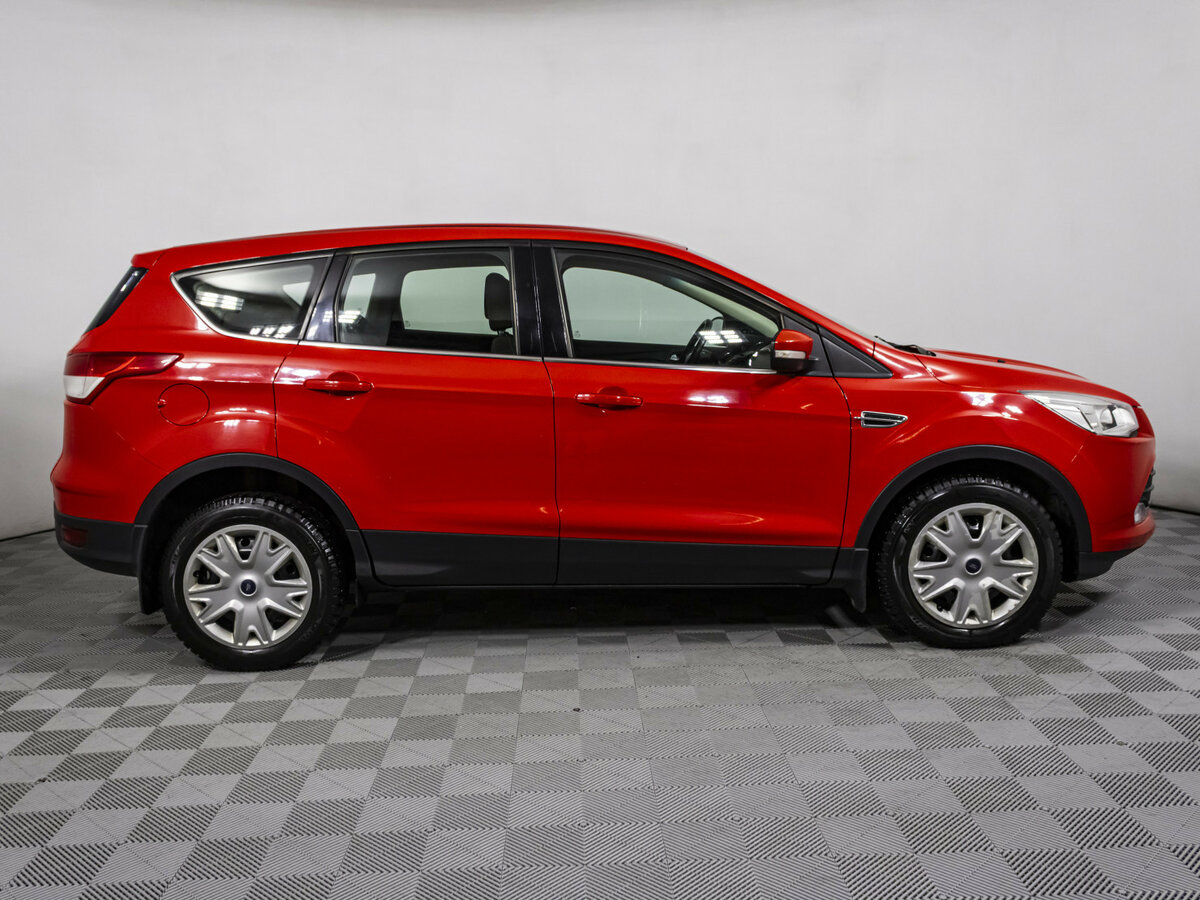 Ford Kuga с пробегом — 2015 год. Фото: #3