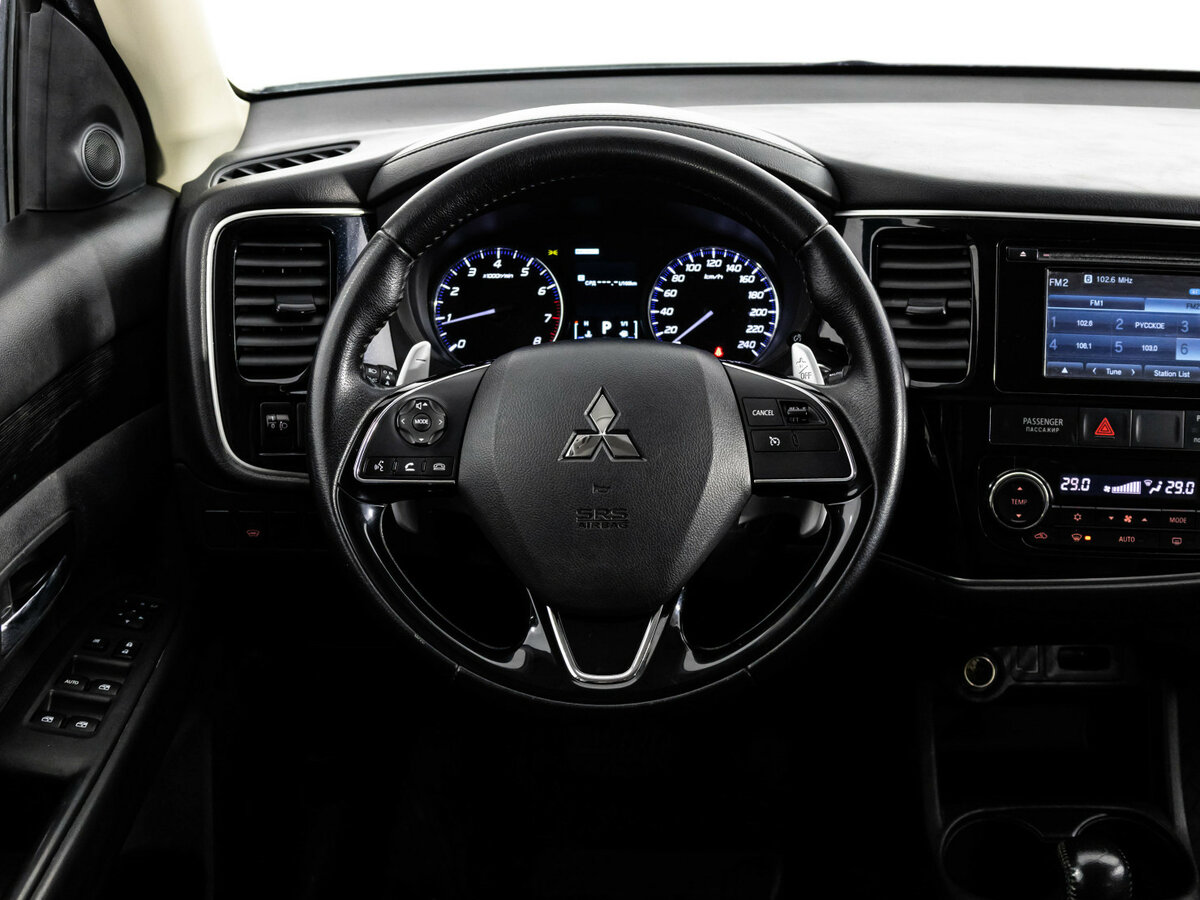 Mitsubishi Outlander с пробегом — 2016 год. Фото: #8