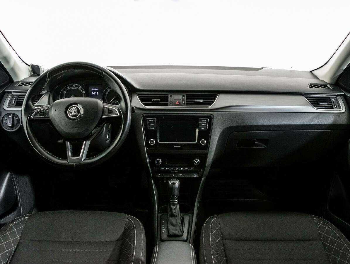 Skoda Rapid с пробегом — 2017 год. Фото: #8