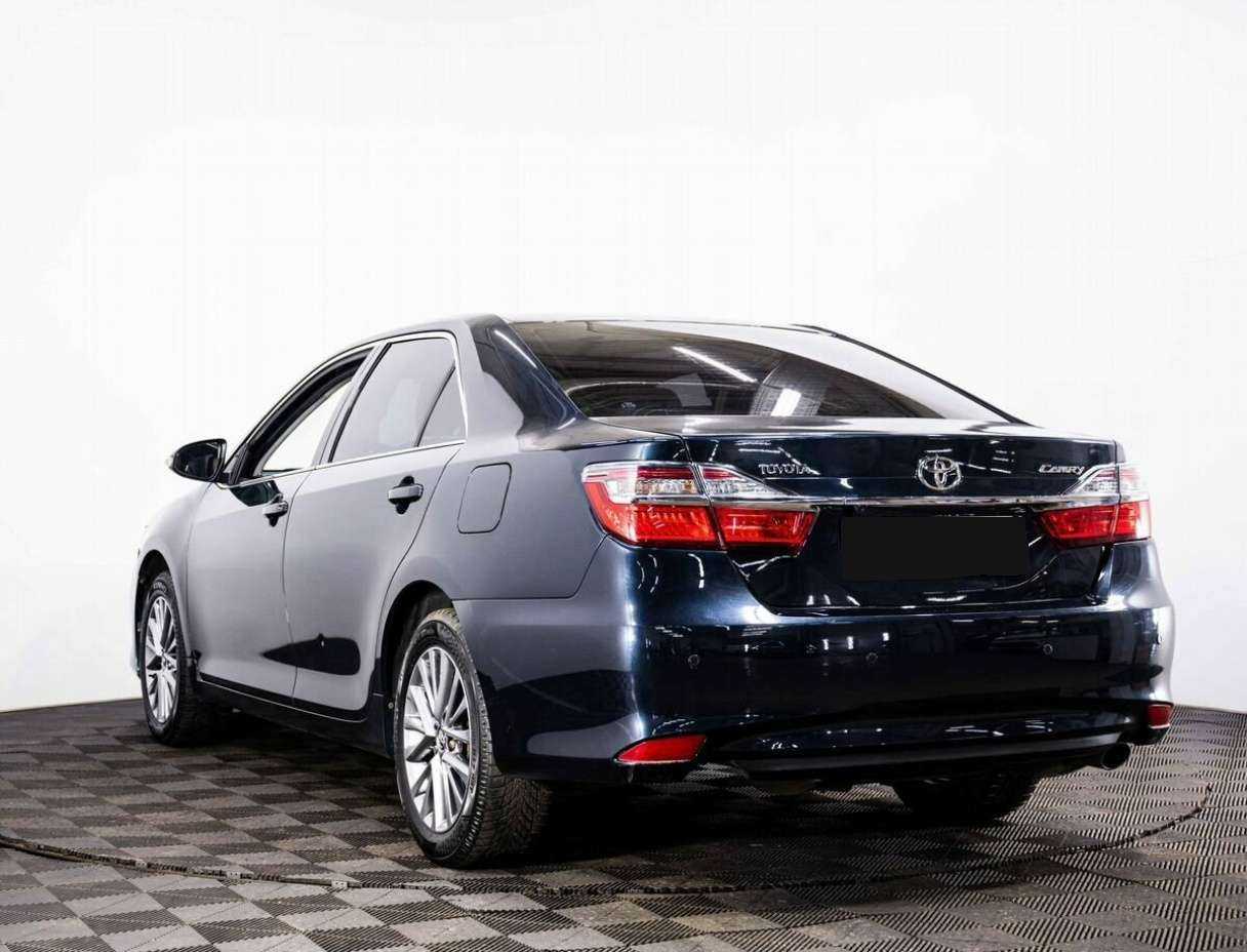 Toyota Camry с пробегом — 2015 год. Фото: #3
