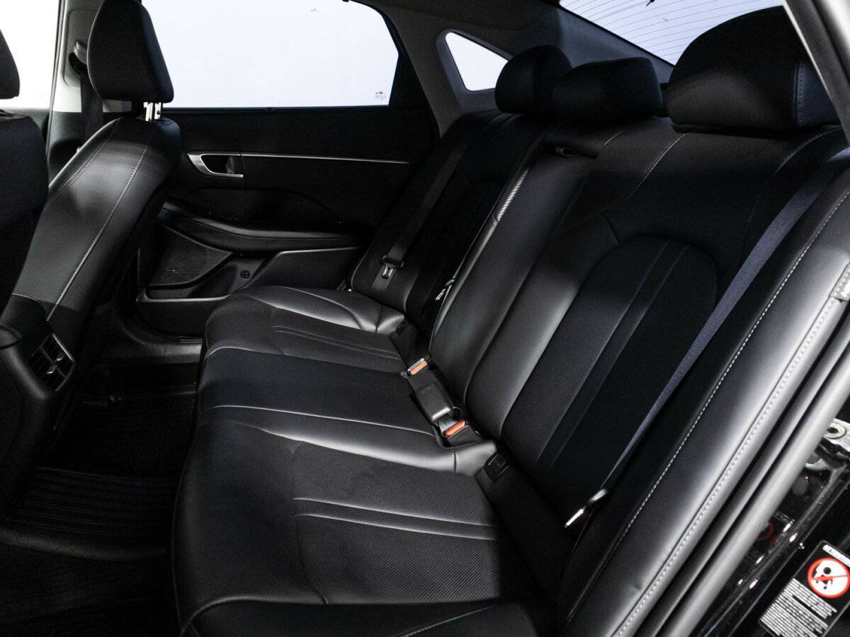 Hyundai Sonata с пробегом — 2020 год. Фото: #9