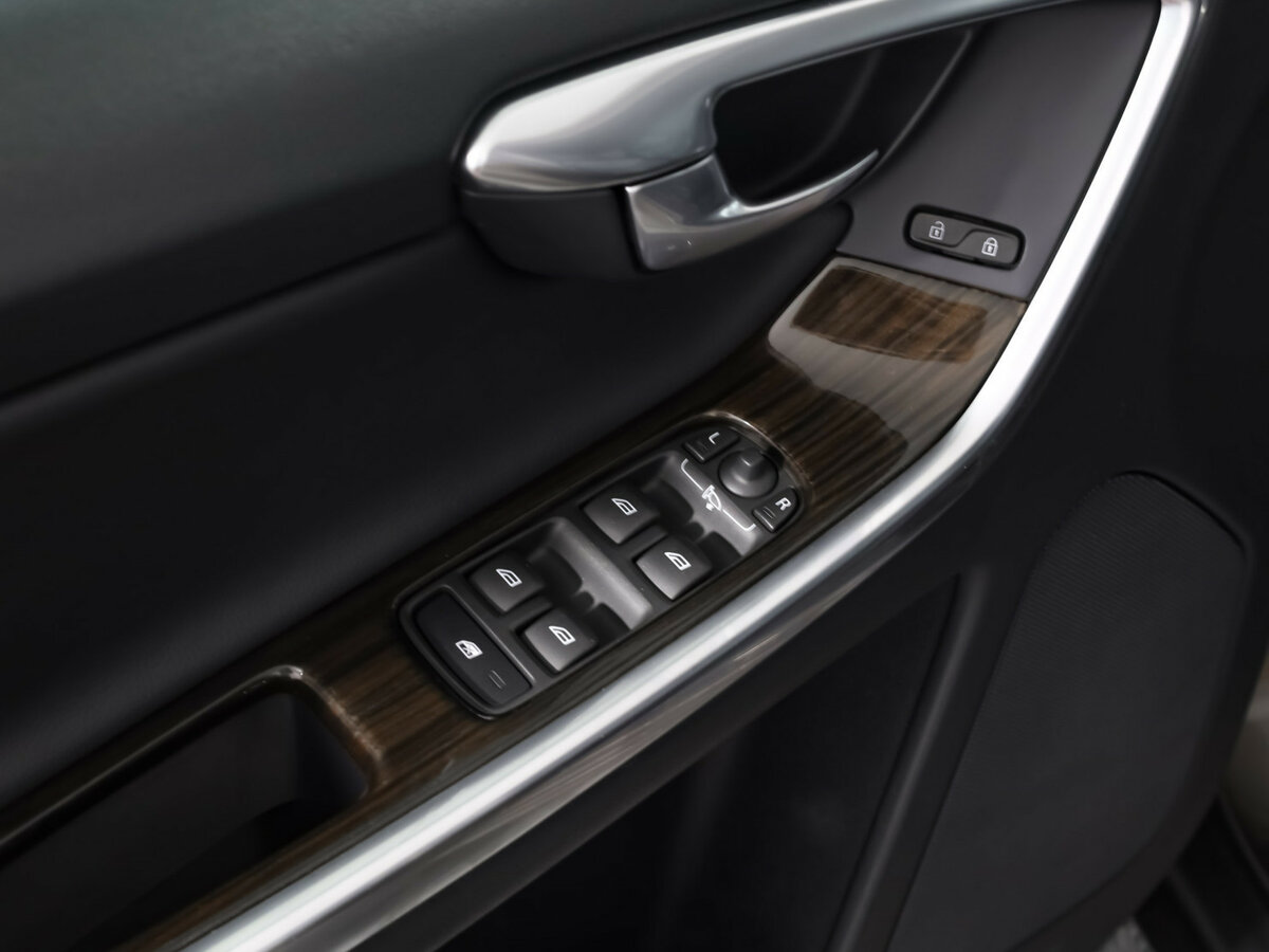 Volvo XC60 с пробегом — 2017 год. Фото: #11