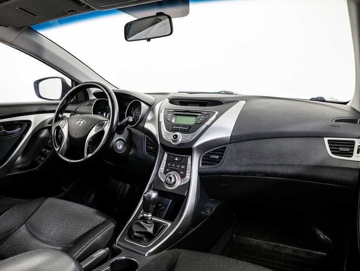 Hyundai Elantra с пробегом — 2013 год. Фото: #8