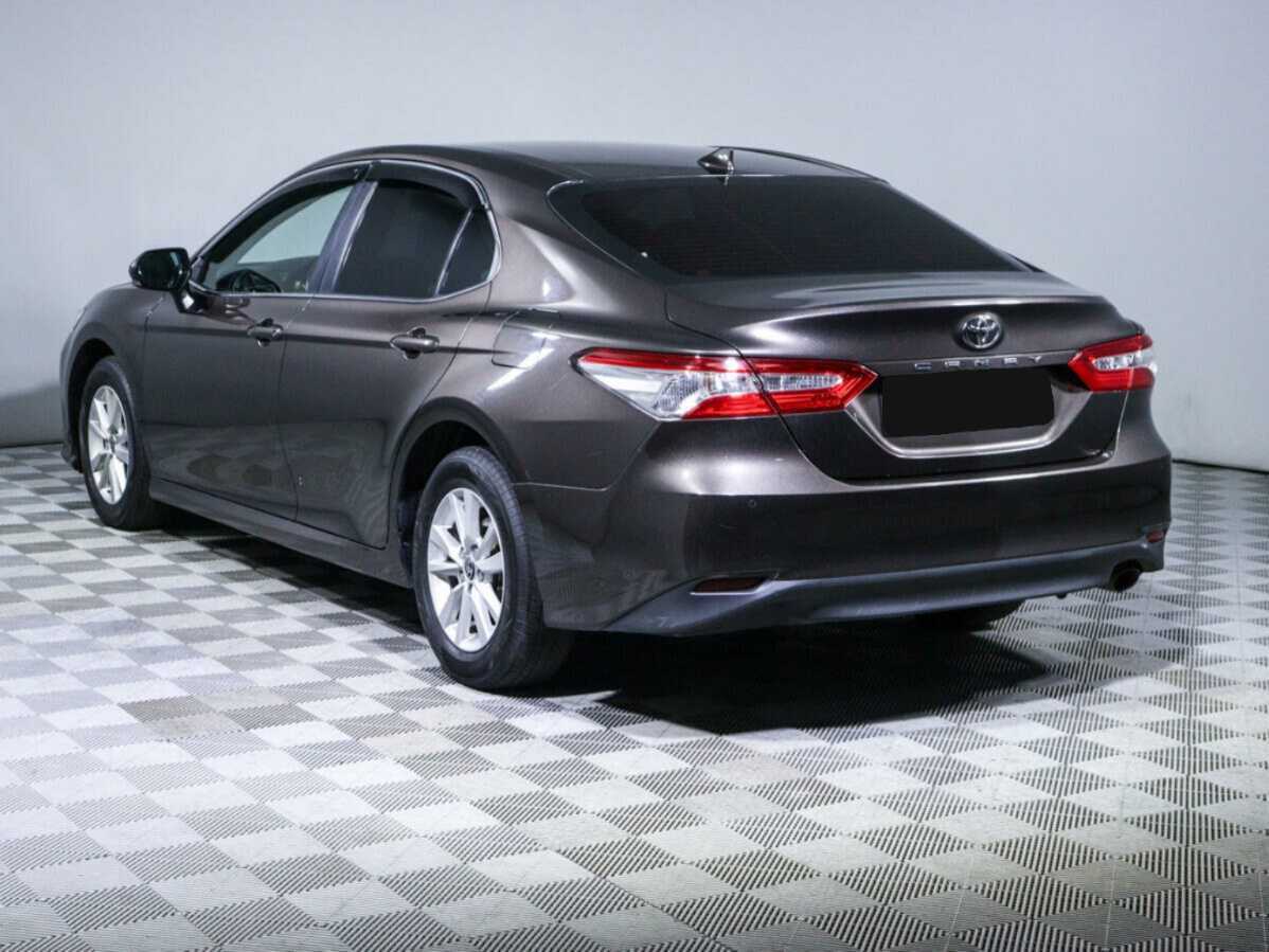 Toyota Camry с пробегом — 2020 год. Фото: #6