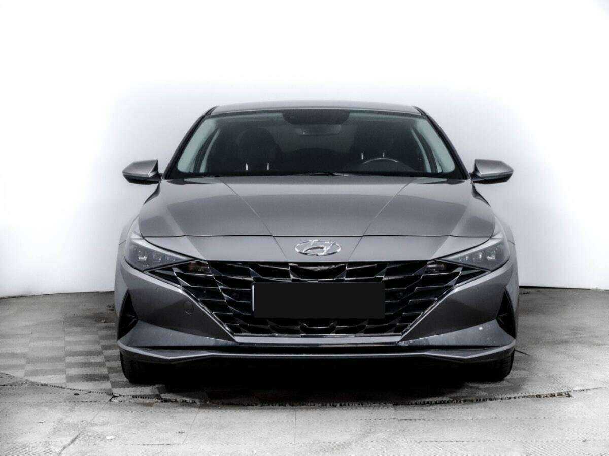 Hyundai Elantra с пробегом — 2021 год. Фото: #1