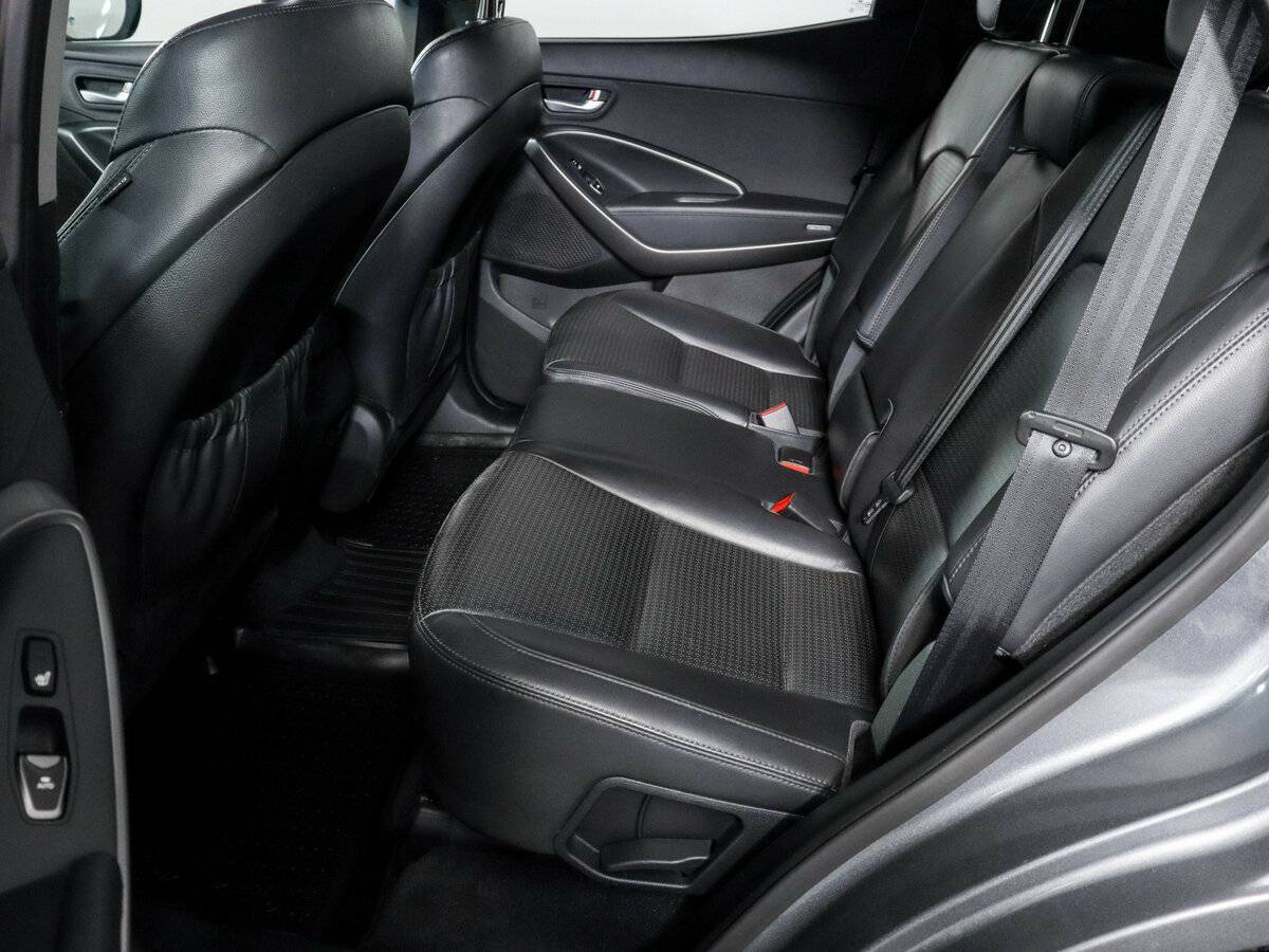 Hyundai Santa Fe с пробегом — 2012 год. Фото: #9