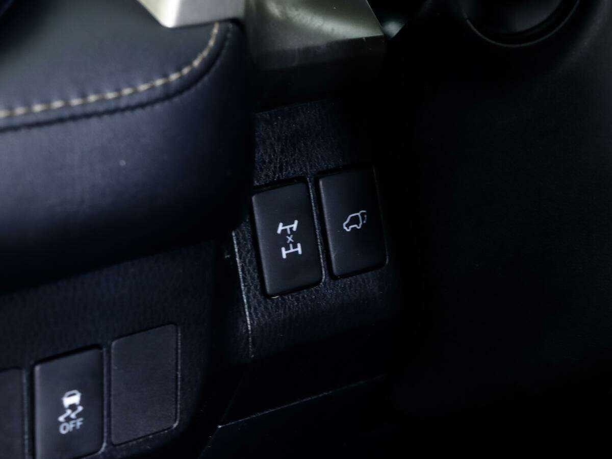 Toyota RAV4 с пробегом — 2013 год. Фото: #14