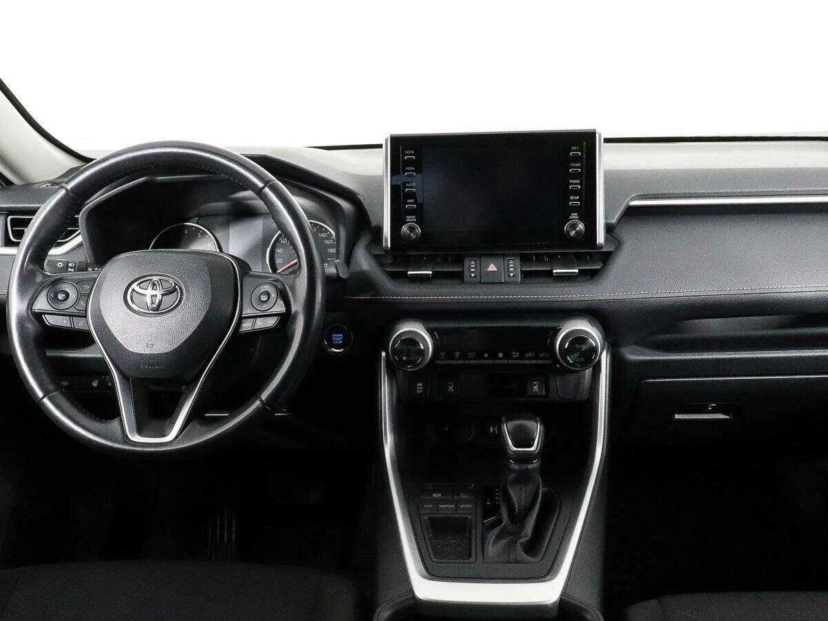 Toyota RAV4 с пробегом — 2020 год. Фото: #9