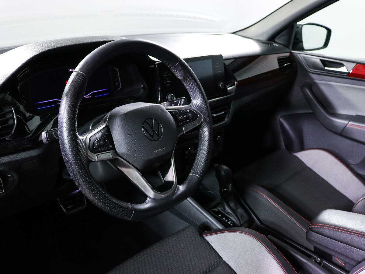 Volkswagen Polo с пробегом — 2021 год. Фото: #13