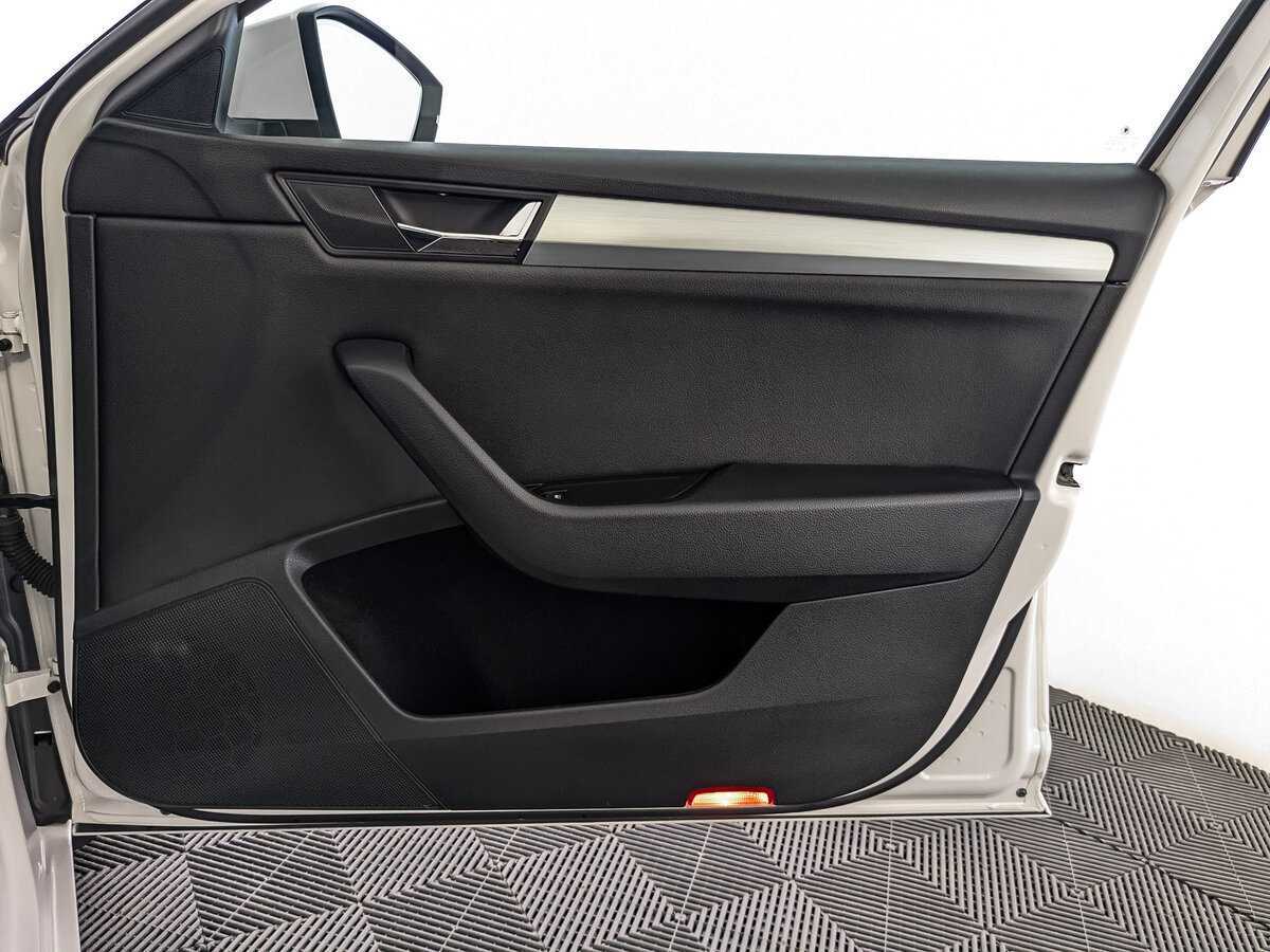 Skoda Superb с пробегом — 2018 год. Фото: #24