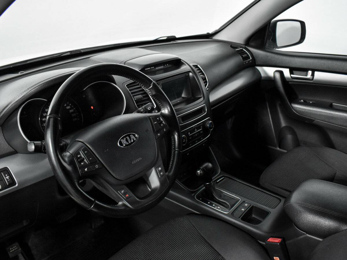 Kia Sorento с пробегом — 2012 год. Фото: #6