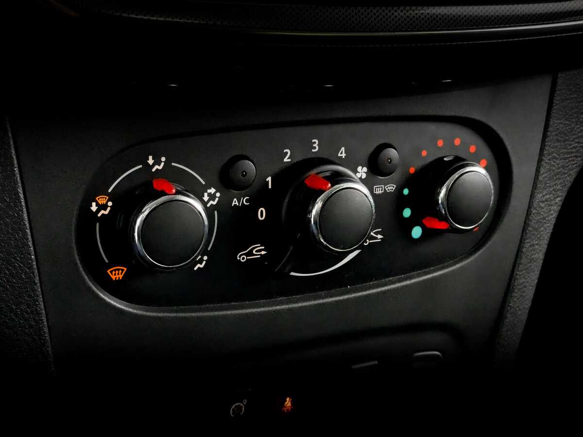 Renault Sandero с пробегом — 2018 год. Фото: #24