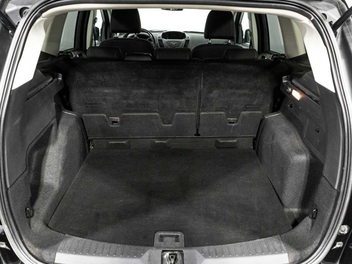 Ford Kuga с пробегом — 2015 год. Фото: #14