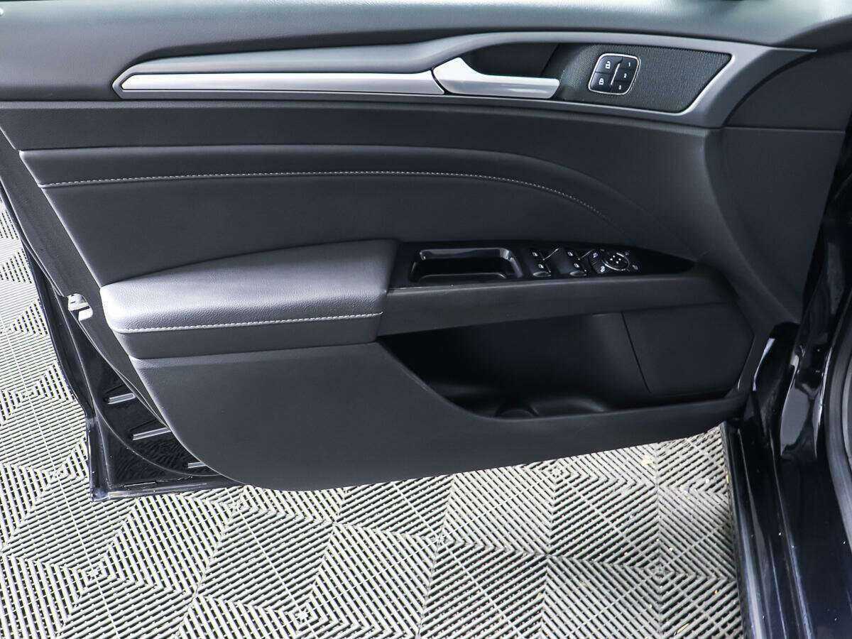 Ford Mondeo с пробегом — 2015 год. Фото: #14