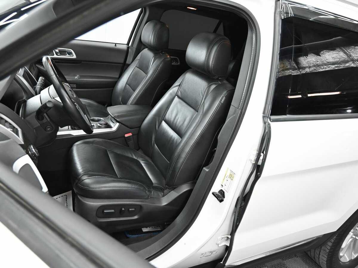 Ford Explorer с пробегом — 2012 год. Фото: #5