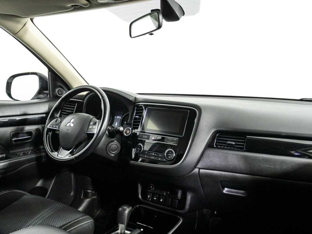 Mitsubishi Outlander с пробегом — 2020 год. Фото: #8