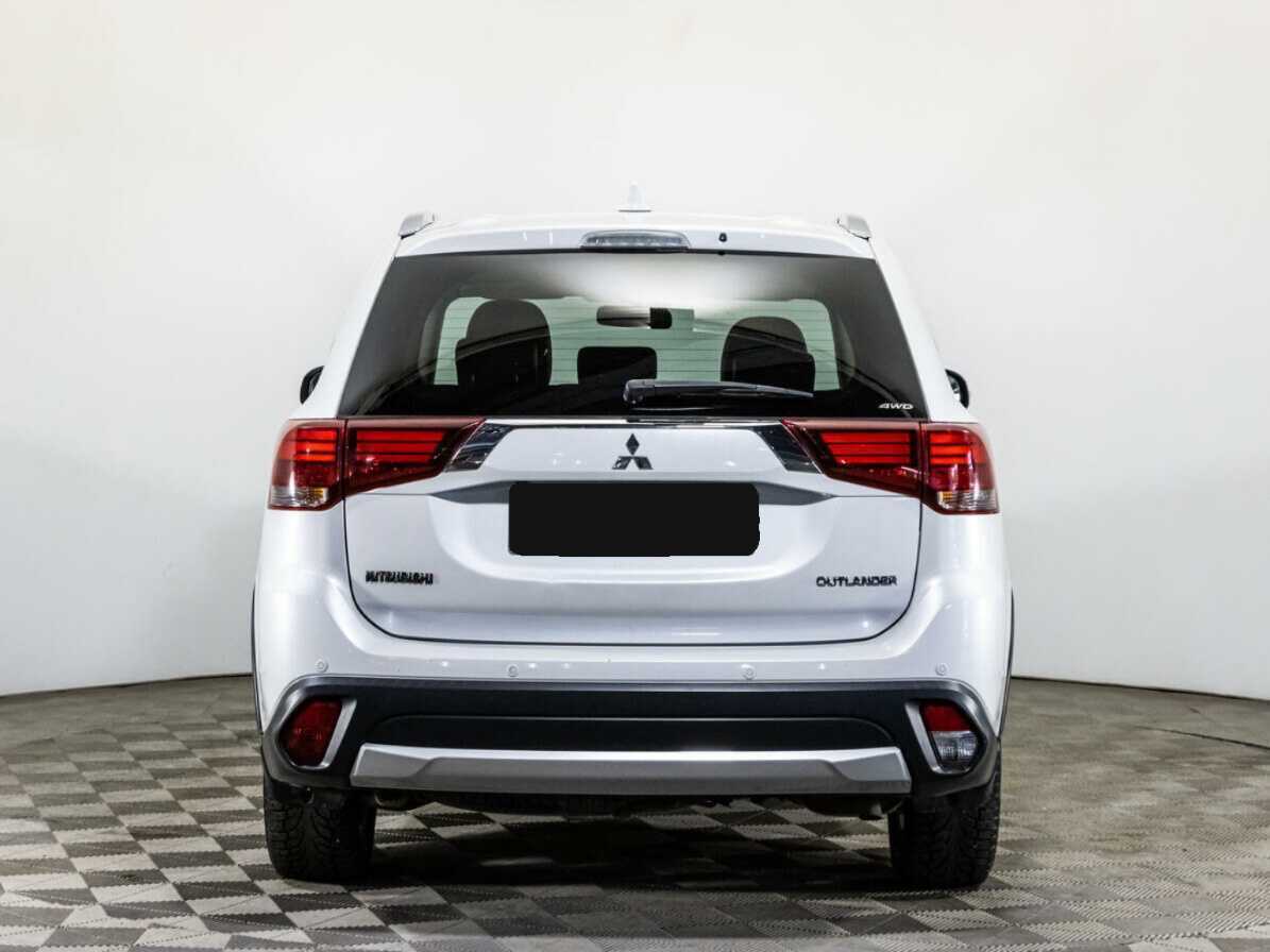 Mitsubishi Outlander с пробегом — 2018 год. Фото: #4