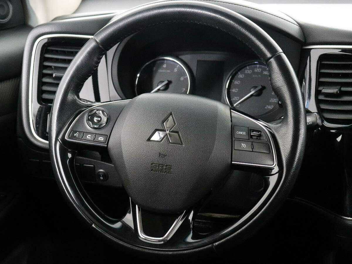 Mitsubishi Outlander с пробегом — 2018 год. Фото: #12