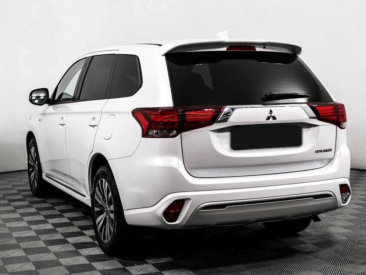 Mitsubishi Outlander с пробегом — 2022 год. Фото: #6