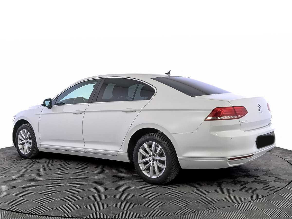 Volkswagen Passat с пробегом — 2019 год. Фото: #6