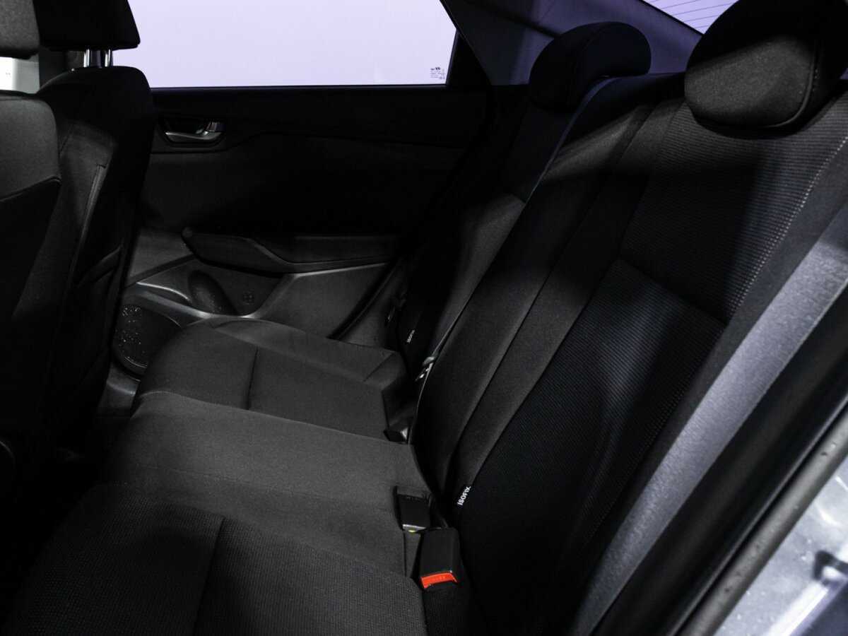 Hyundai Solaris с пробегом — 2017 год. Фото: #9