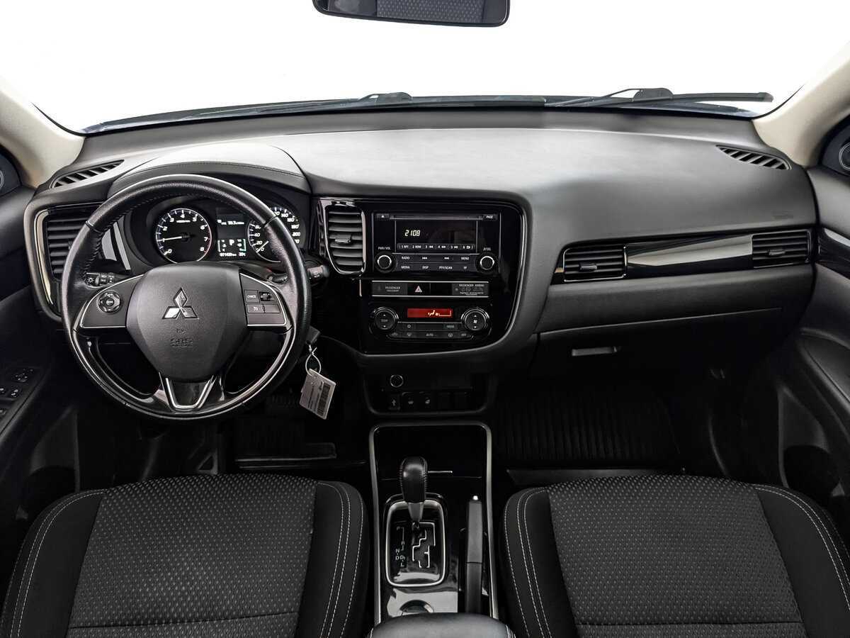 Mitsubishi Outlander с пробегом — 2019 год. Фото: #13