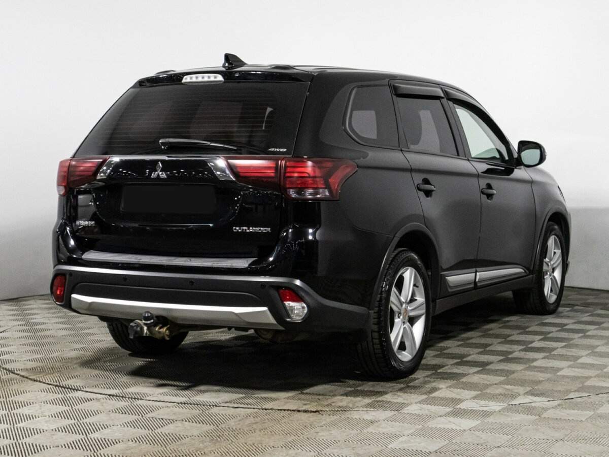 Mitsubishi Outlander с пробегом — 2017 год. Фото: #4