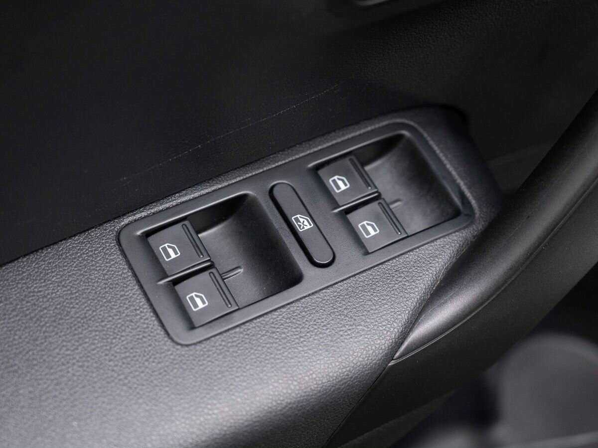 Volkswagen Polo с пробегом — 2018 год. Фото: #16