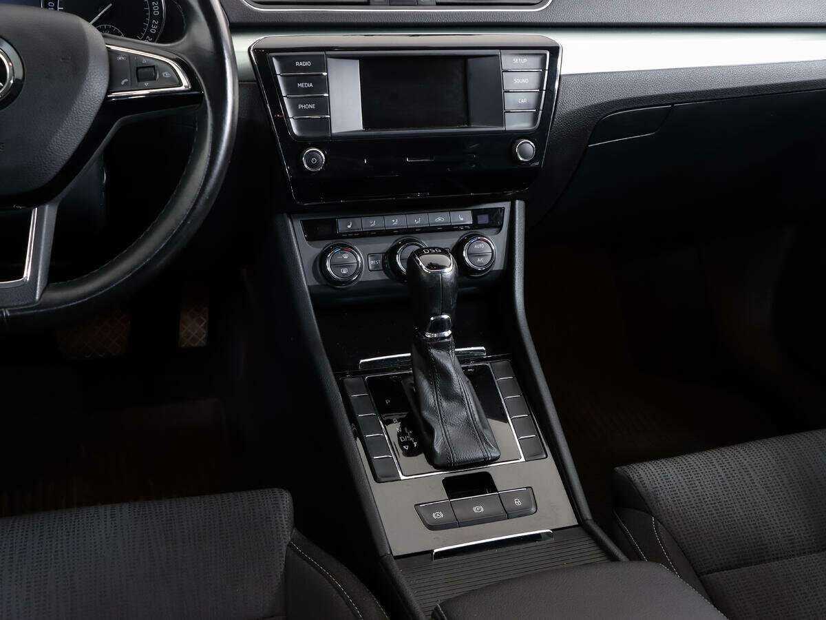 Skoda Superb с пробегом — 2016 год. Фото: #10