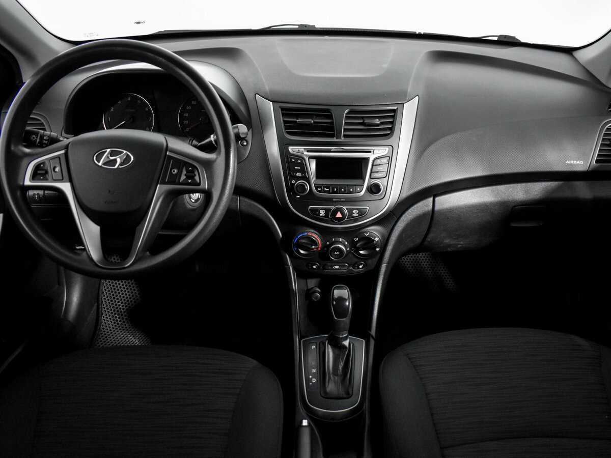 Hyundai Solaris с пробегом — 2015 год. Фото: #11