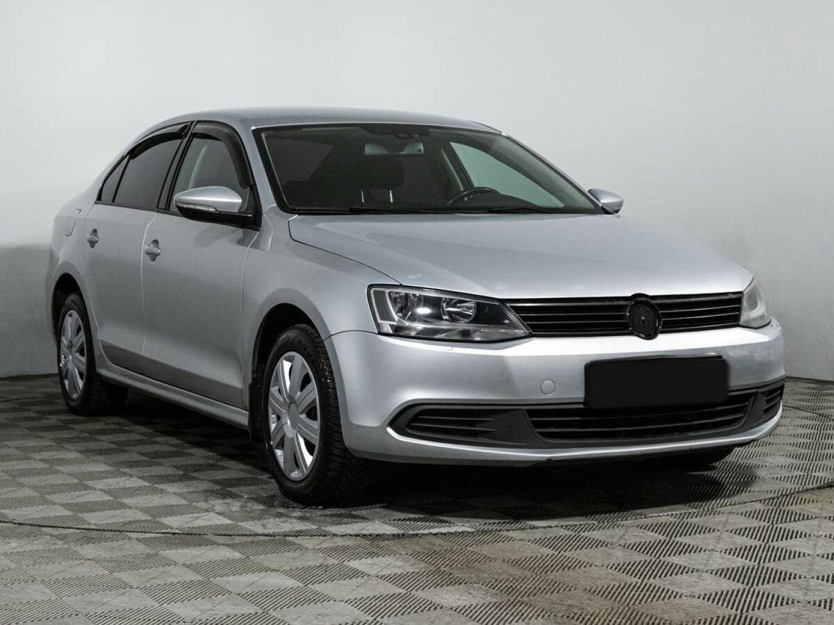 Volkswagen Jetta с пробегом — 2012 год. Фото: #2