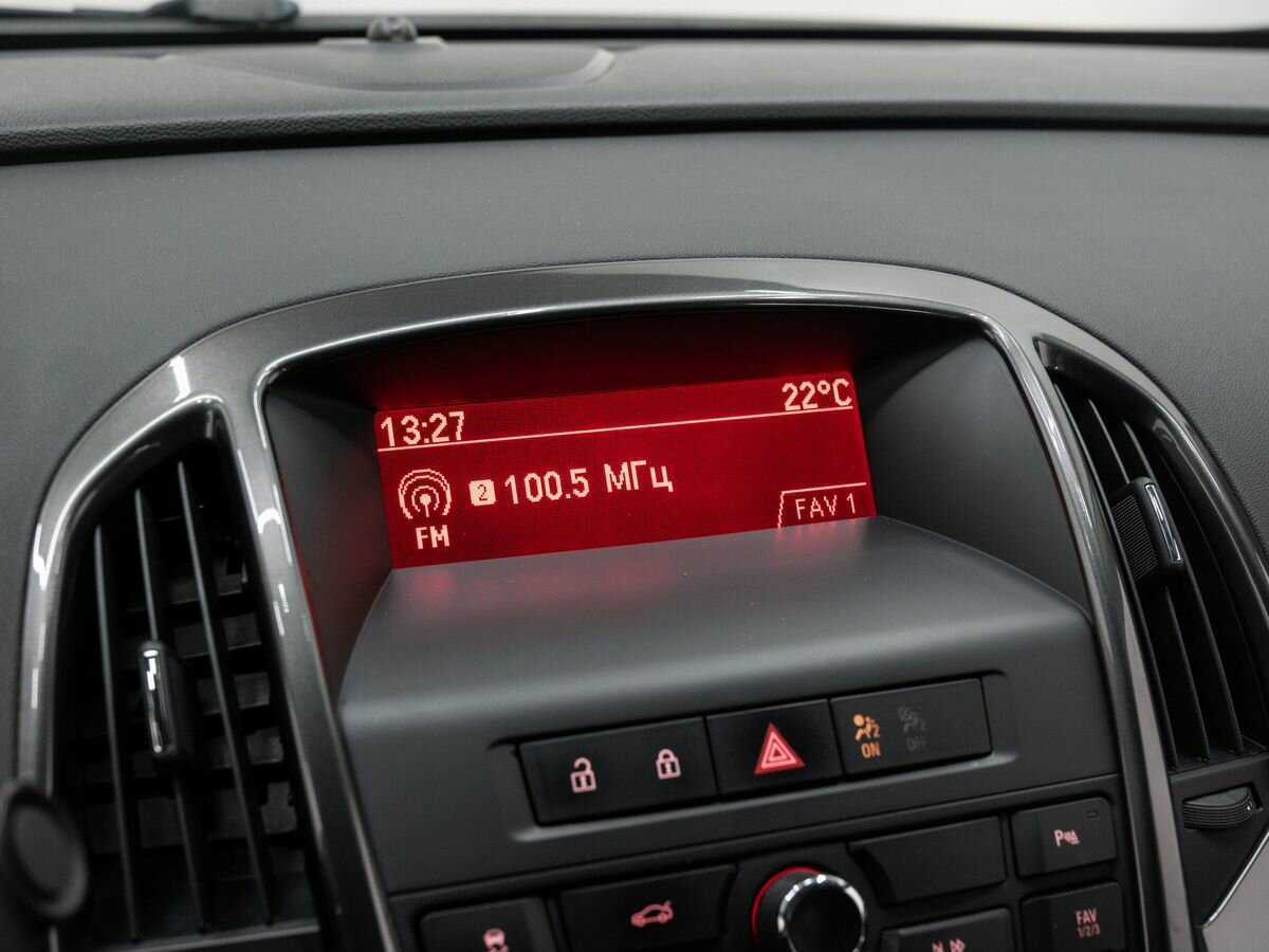 Opel Astra с пробегом — 2013 год. Фото: #17