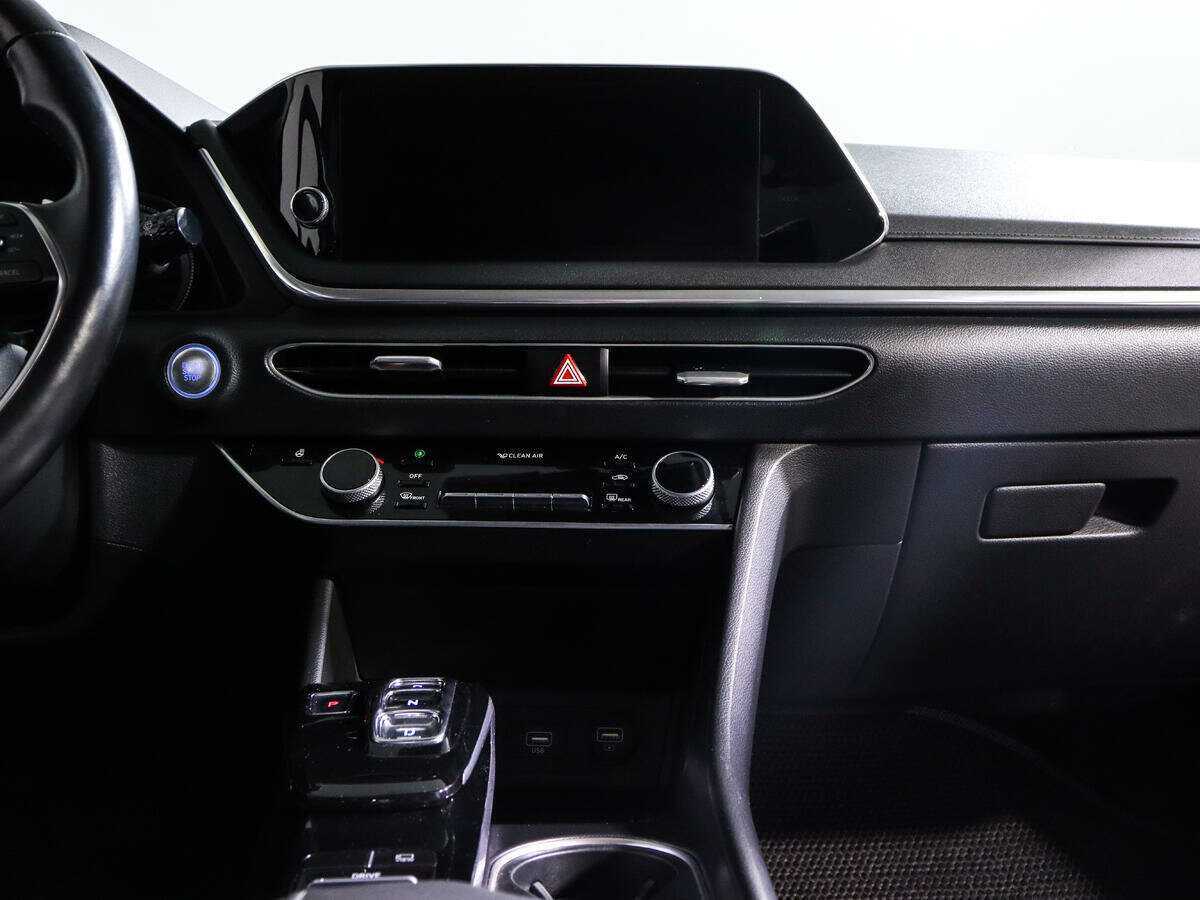 Hyundai Sonata с пробегом — 2020 год. Фото: #10