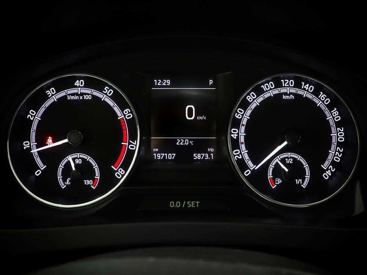 Skoda Rapid с пробегом — 2017 год. Фото: #13