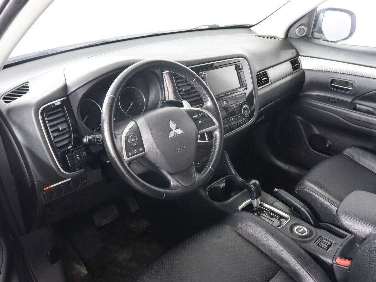 Mitsubishi Outlander с пробегом — 2012 год. Фото: #8